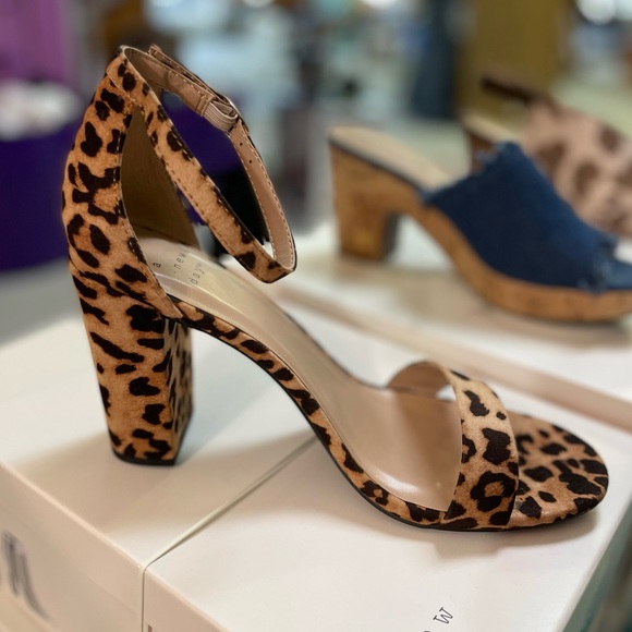 A NEW DAY Cheetah Print Block Heel Sandal! - Picture 3 of 6